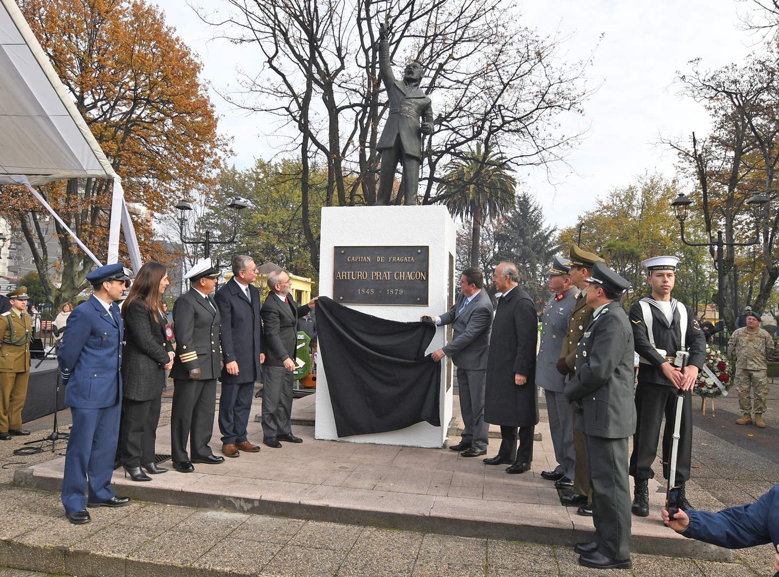 FOTO reinauguracion estatua arturo prat 1