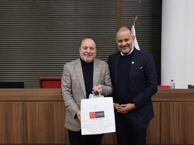 Premio Nacional de Historia 2024 realizó charla sobre el rol internacional de Chile durante la Guerra Fría