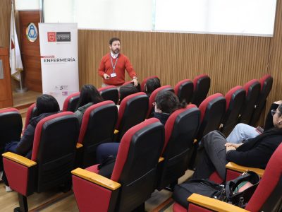 Universidad Autónoma promueve conciencia sobre el VIH entre estudiantes de Enfermería