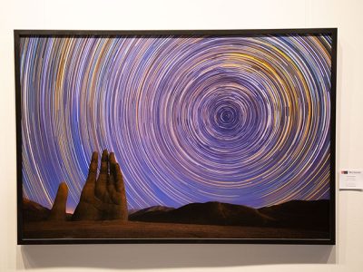 Universo en imágenes: Universidad Autónoma de Chile inaugura exposición de astrofotografía en Talca
