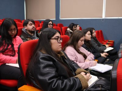 Futuros educadores diferenciales participaron de charla sobre estrategias de empleo y nuevas oportunidades