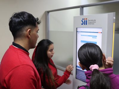 Estudiantes de la U. Autónoma en Talca culminaron exitoso apoyo en Operación Renta 2025