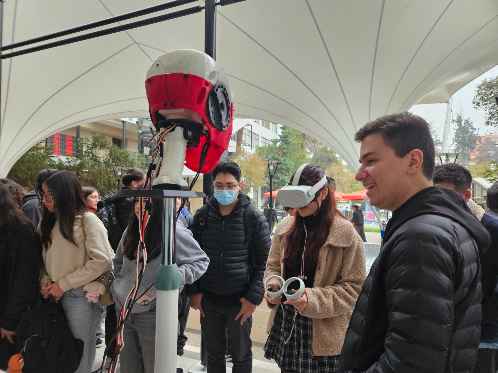 Con charlas y talleres de robótica se celebró la segunda versión del 