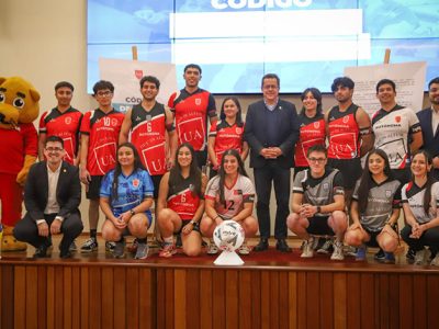 U. Autónoma de Chile refuerza su compromiso con estudiantes deportistas en ceremonia de presentación y conversatorio inspirador