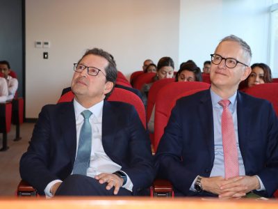 Experto europeo en políticas de investigación se reunió con directores de los programas de doctorado de la U. Autónoma