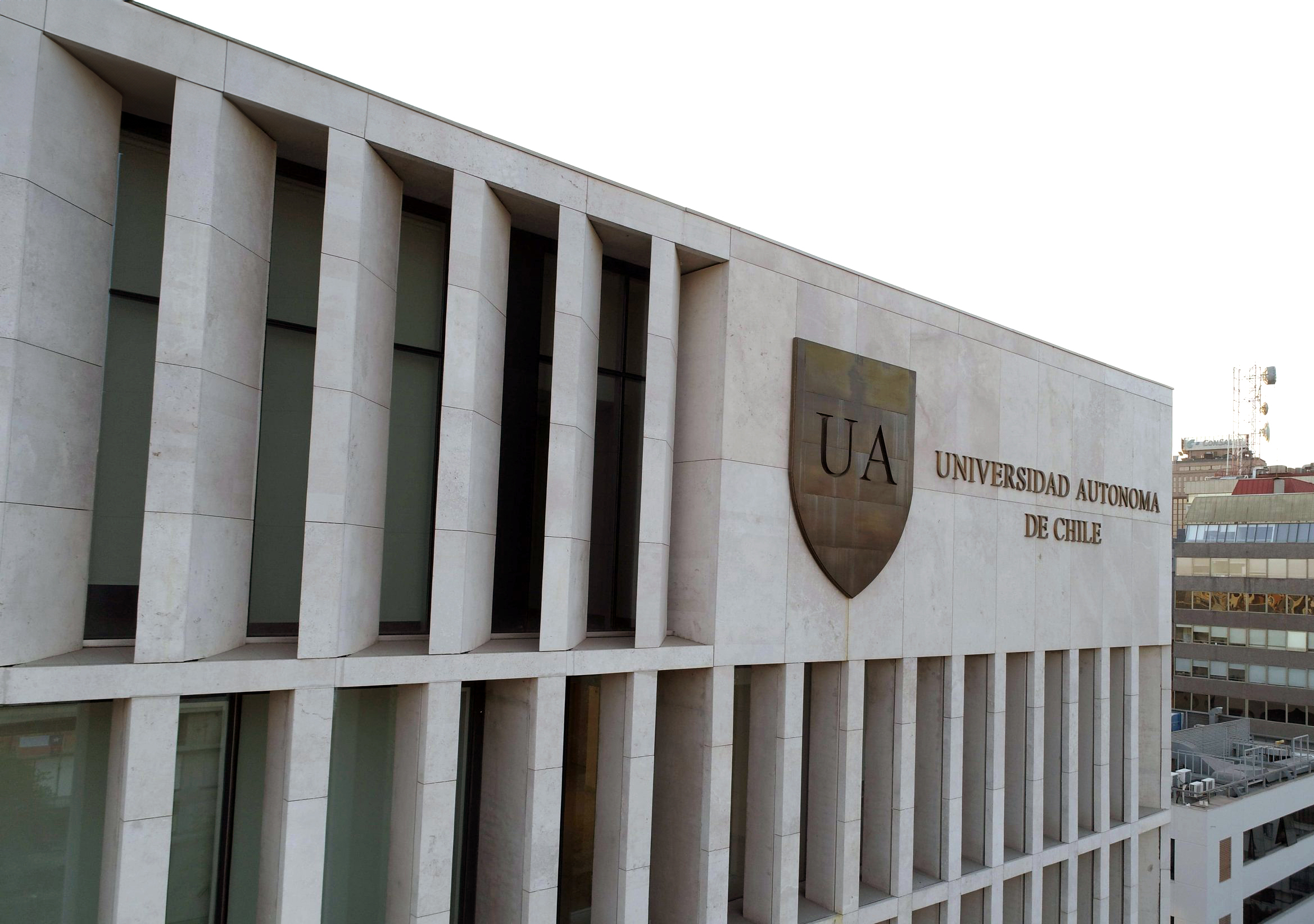 universidad autonoma banner sede santiago providencia scaled 1