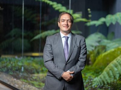 Académico de la Pontificia Universidad Javeriana se reunió con equipo del Doctorado en Derecho
