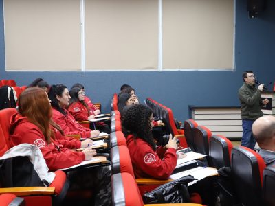 Capacitación en primeros auxilios psicológicos refuerza el trabajo de la Red Centinelas en la U. Autónoma