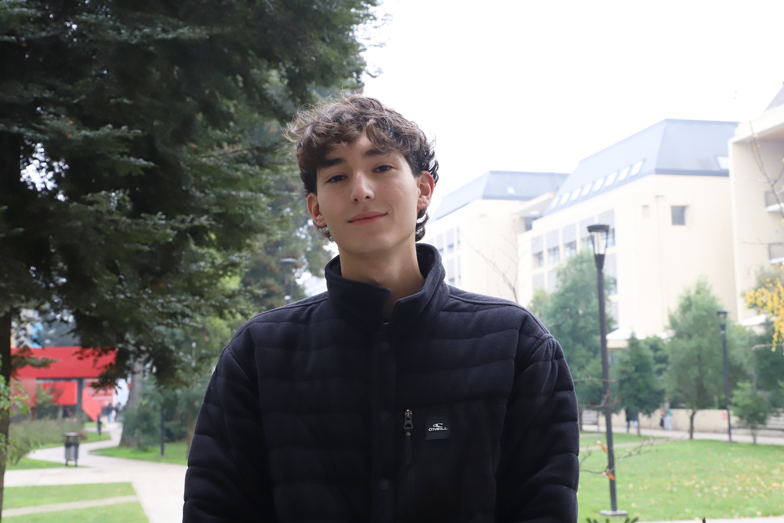 FOTO estudiante obtiene beca en canada 1