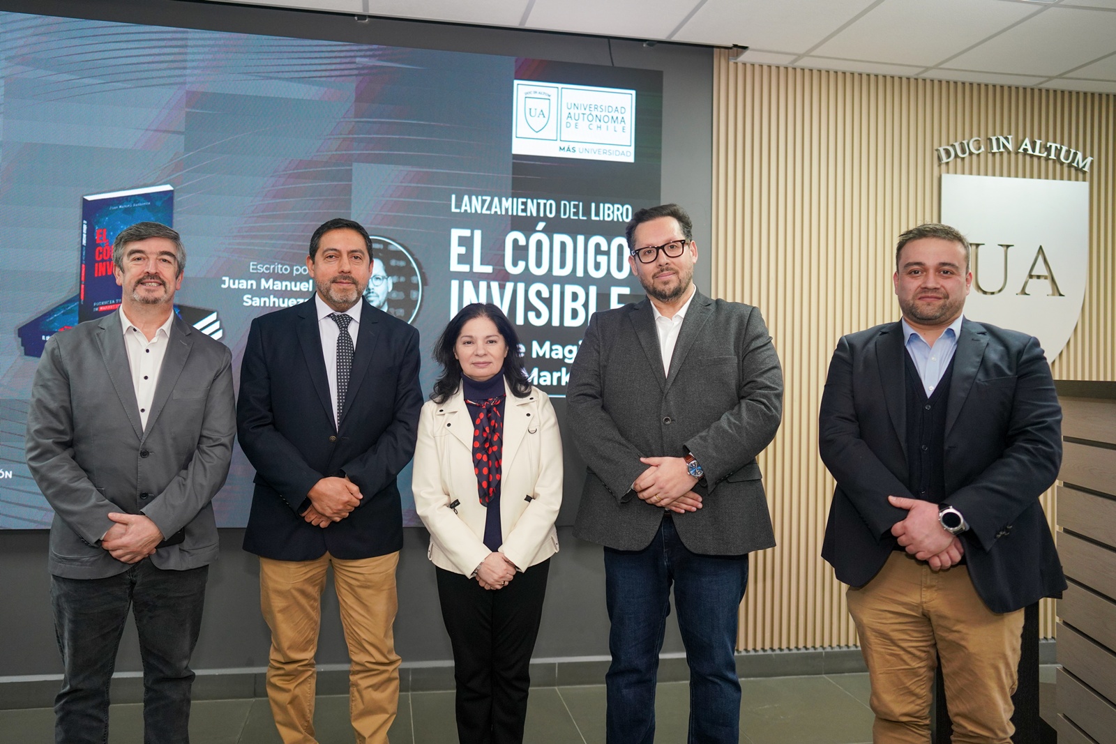 FOTO lanzamiento del libro el codigo invisible 3