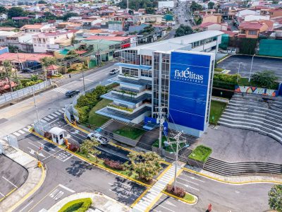 Clase espejo: académico de Derecho expone en Universidad Fidélitas de Costa Rica