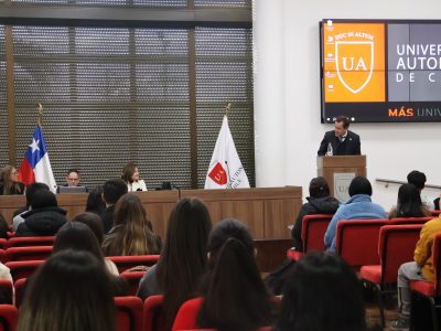 Seminario de la Facultad de Derecho impulsa mirada crítica sobre normativa migratoria infantil