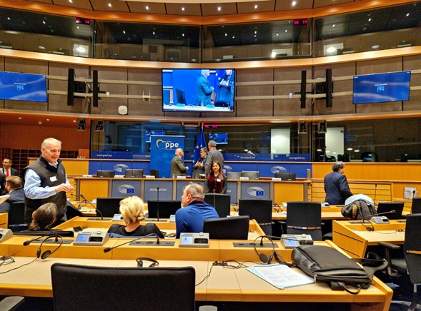 OK Seminarios y congresos X congreso internacional sobre la UE opcion 2