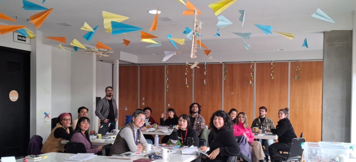 Convenio UA-CECREA: Centro de Comunicación de las Ciencias realizó con éxito taller de creación de libros en Valdivia