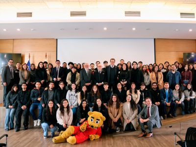 Encuentro LideraUA 2025 reunió a su tercera generación de líderes con el Embajador de Argentina en Chile