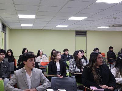 Estudiantes de Psicología se capacitan en detección y prevención del suicidio junto a Fundación Servicio a la Familia