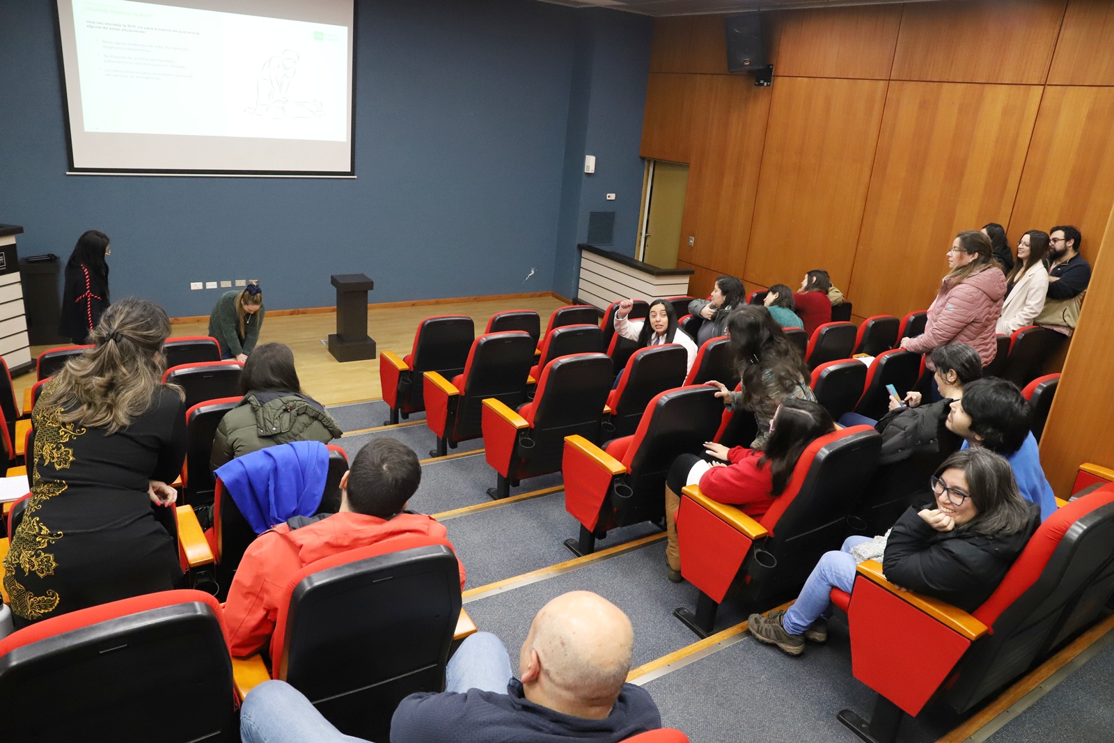 FOTO capacitacion entorno laboral seguro 3