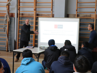 Egresados y titulados de Pedagogía en Educación Física se actualizan en bases curriculares del Mineduc gracias a jornada organizada junto a UAlumni 
