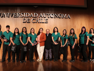 Estudiantes de Terapia Ocupacional vivieron emotiva ceremonia de investidura en Santiago