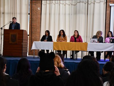 U. Autónoma destaca el rol de las mujeres en la ingeniería en conferencia para Estudiantes de enseñanza media