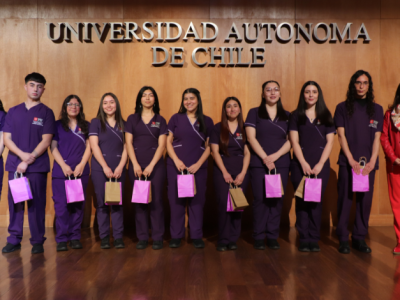 Estudiantes de Nutrición y Dietética vivieron emotivas ceremonias de investidura en Santiago 