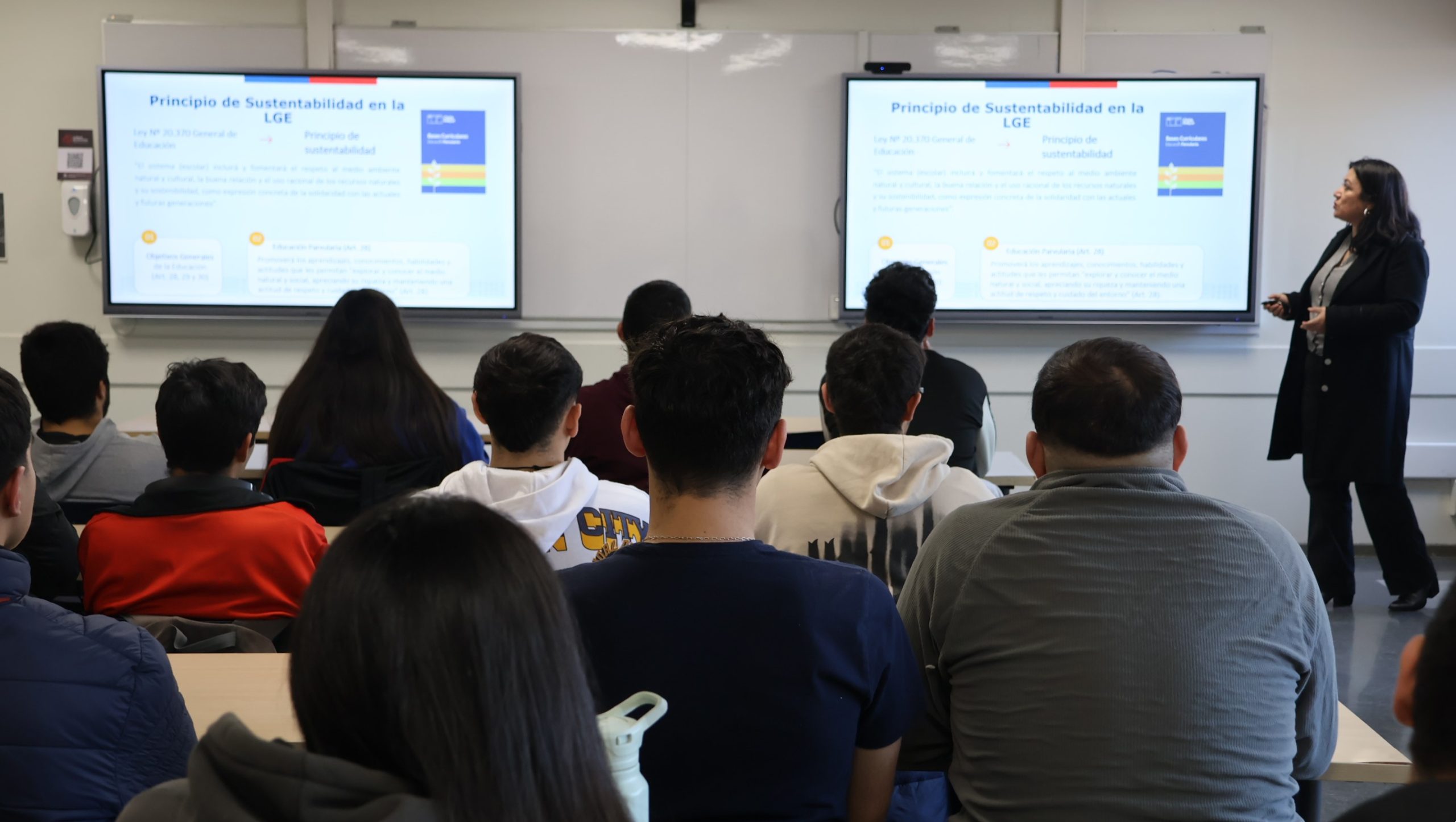 Estudiantes de Pedagogía fortalecen sus competencias ambientales con taller sobre Certificación SNCAE