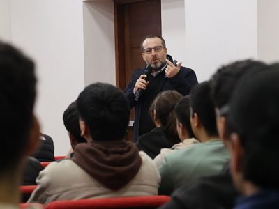 Charla “El Arte de la Impermeabilización” entregó claves a estudiantes de Arquitectura e Ingeniería en Construcción