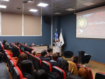 Carrera de Psicología impulsa Café Científico para fortalecer competencias investigativas