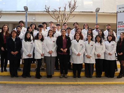 Estudiantes de Pedagogía en Inglés de la Universidad Autónoma vivieron su ceremonia de investidura