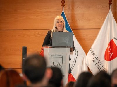 Profesora titular de la Universidad de Ottawa realizó charla magistral en inauguración de año académico del Doctorado en Ciencias Sociales