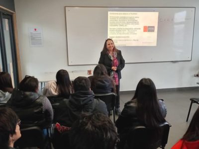 IIDS comparte metodología para la elaboración de Plan de Desarrollo Comunal con estudiantes de Trabajo Social
