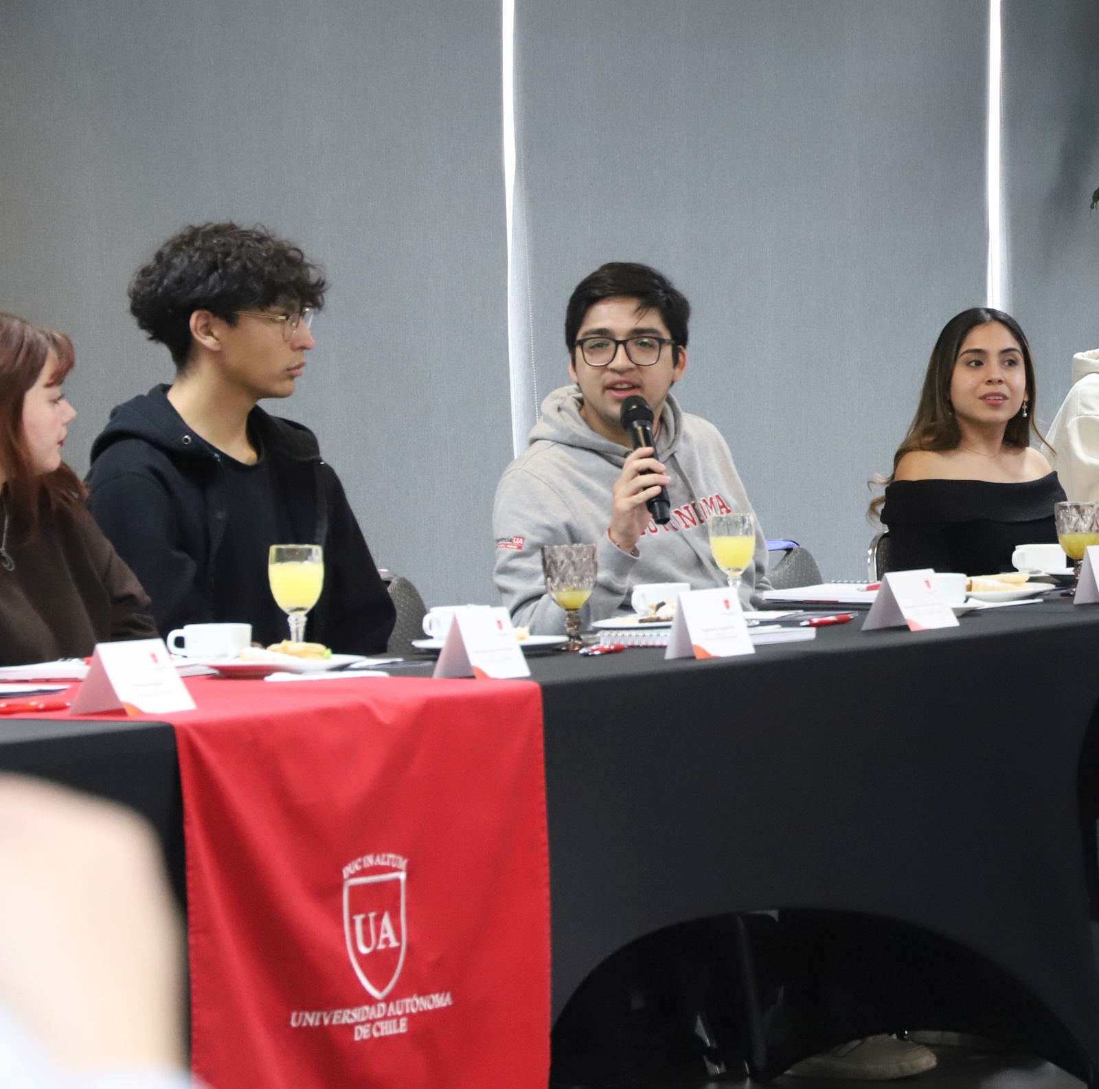FOTO jornada dialogo estudiantil 3