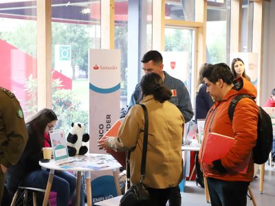 Universidad impulsa empleabilidad inclusiva con novena versión de Feria Punto Empleo 2025