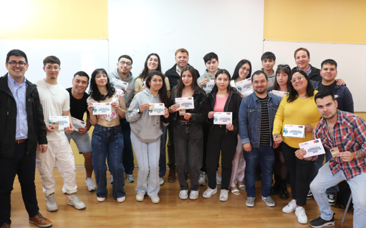 Estudiantes de LideraUA de Sede Santiago se reencuentran para compartir aprendizajes y experiencias