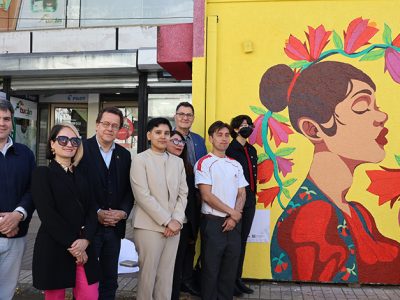 U. Autónoma, Suplementeros y Municipalidad de Talca presentan murales en Quioscos del centro en el marco del Mundial Sub-20