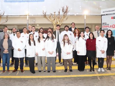 Estudiantes de Pedagogía en Historia, Geografía y Ciencias Sociales de la U. Autónoma de Chile reciben su investidura