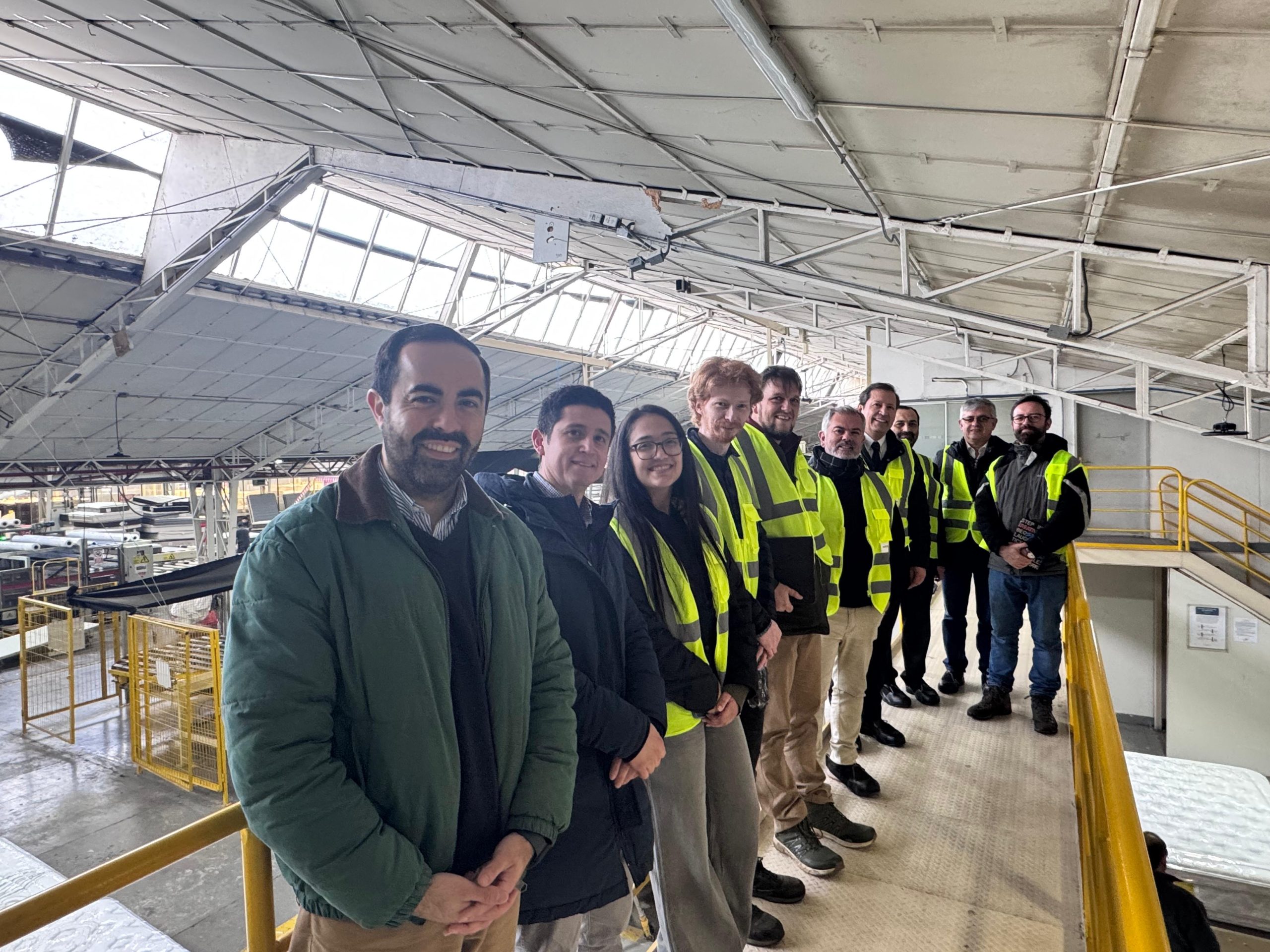 Dirección de Innovación y Transferencia fortalece lazos con la industria en visita a planta de Rosen