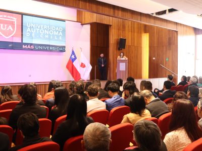 La primera generación de Periodismo en Talca vive su ceremonia de investidura