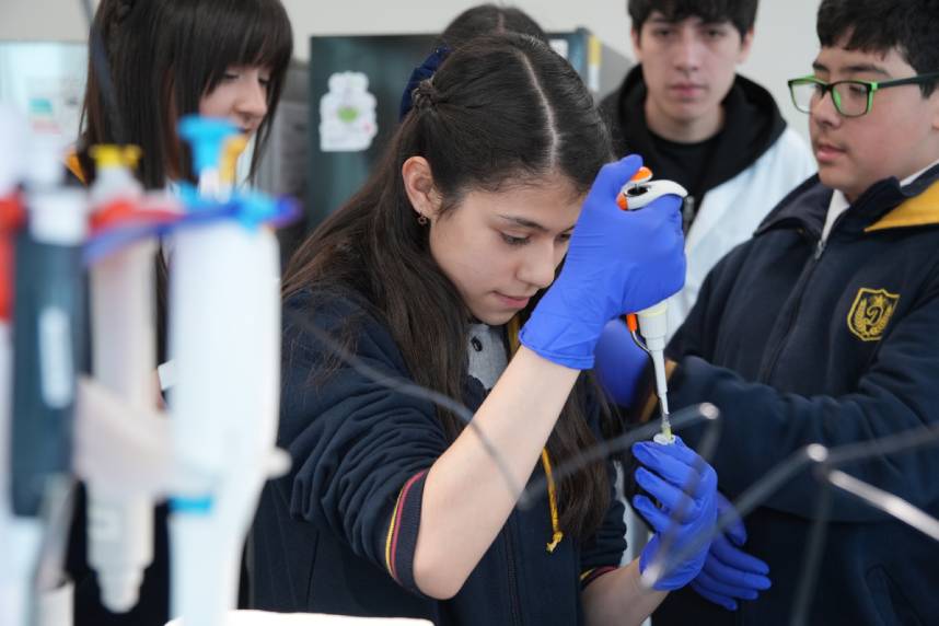 Vive+Ciencia: Escolares visitan el Centro de Investigación e Innovación en el marco de la Noche Iberoamericana de los Investigadores
