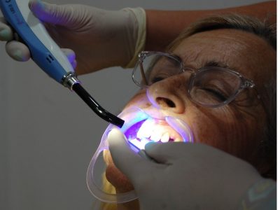 Avanza proyecto conjunto entre Odontología U. Autónoma y Fundación Las Rosas