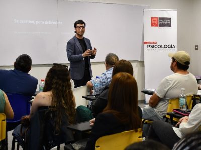 Charla “Eres jodidamente valioso” invitó a reflexionar sobre el bullying y la importancia de fortalecer la autoestima