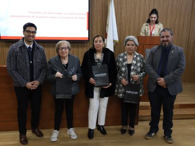 Universidad Autónoma y UCAM revalorizan a la adultez mayor con galería de Arteterapia en Talca