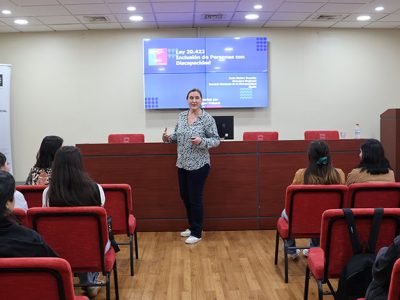 Conversatorio abordó barreras y estrategias de accesibilidad en la educación superior y contextos laborales