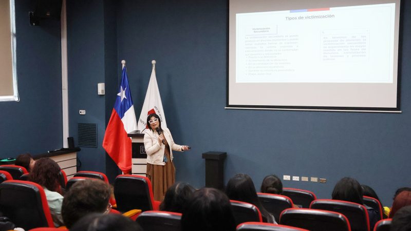 Estudiantes de la carrera de Psicología Sede Temuco reciben capacitación sobre Ley 21.057