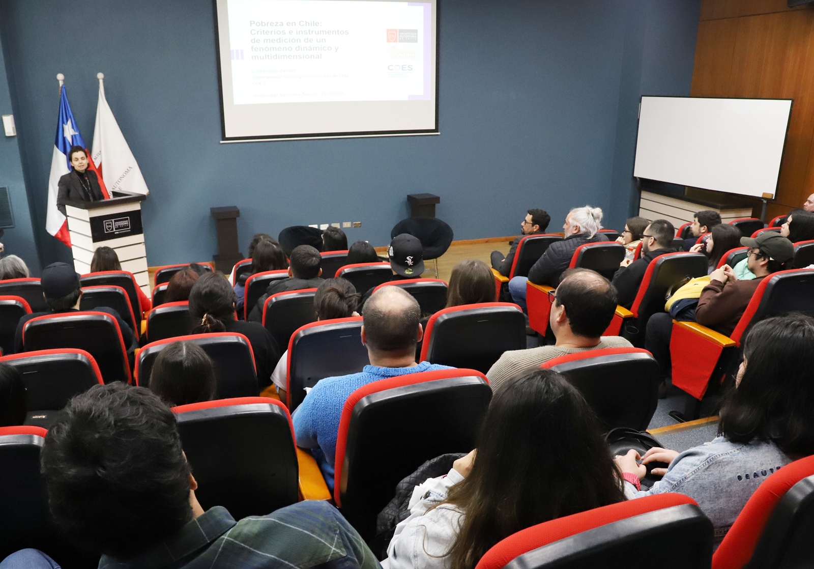 FOTO conferencia pobreza en chile 1