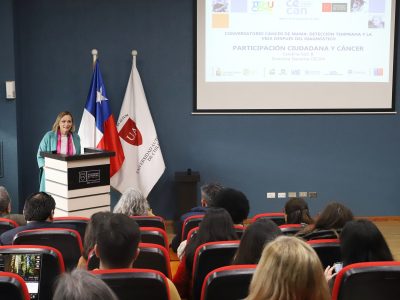 Conversatorio en Temuco pone el foco en la detección temprana del cáncer de mama y el rol de la comunidad en su prevención