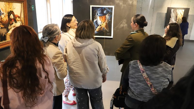 “Bordados de la memoria, a una edad de oro”: el arte como testimonio vivo en la Universidad Autónoma de Chile