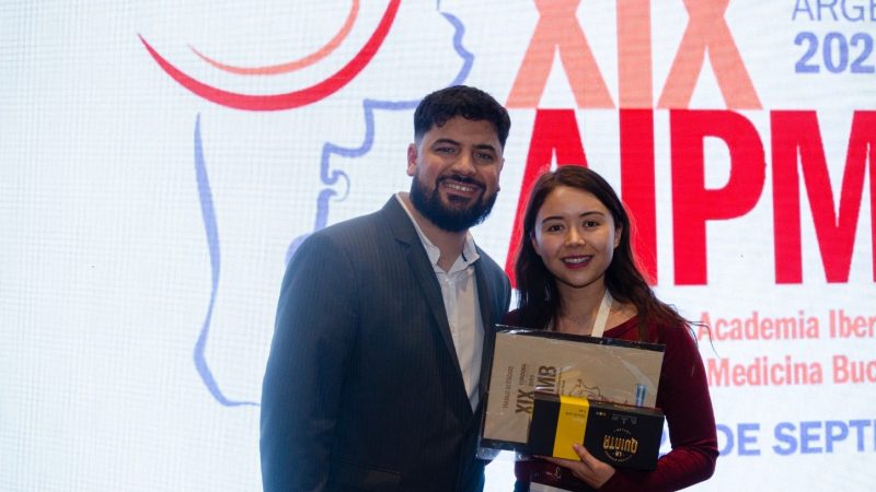 Docente de Odontología recibe Mención Honorífica en destacado congreso internacional de Patología Oral