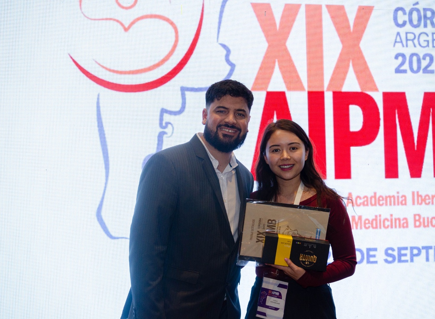 FOTO mencion honorifica docente odontologia 1