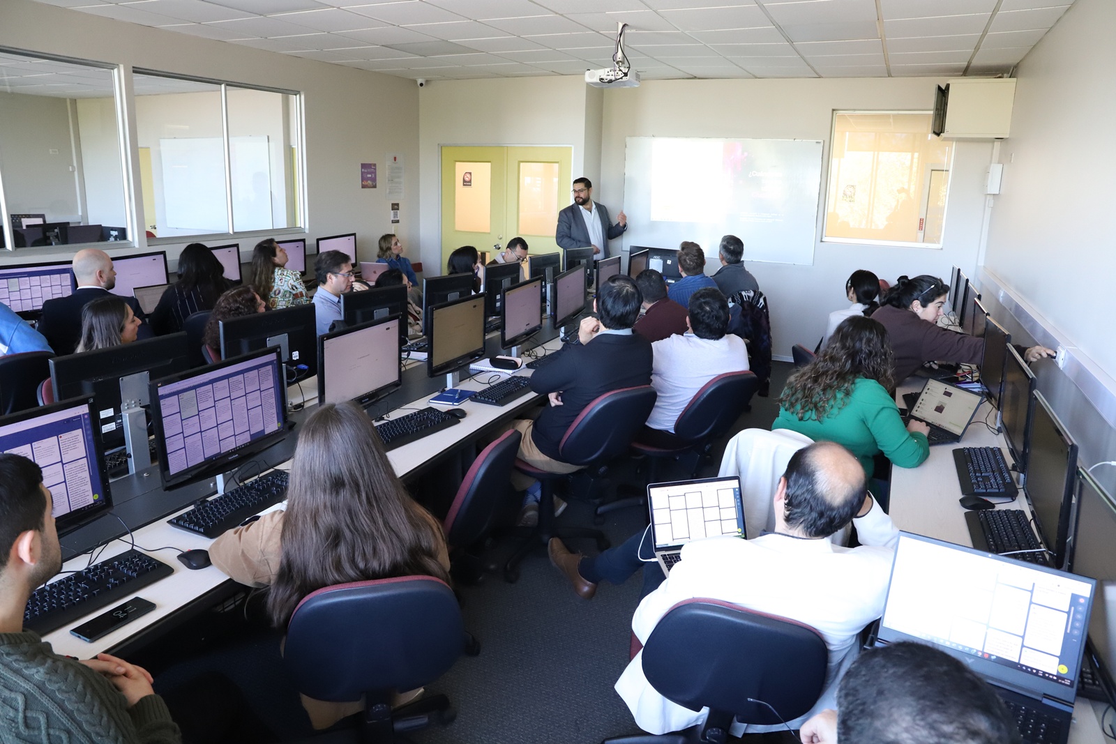 FOTO visita experto internacional en ia 1 1